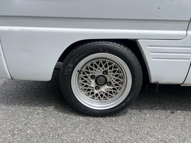 0803895A30260502W00113.jpg