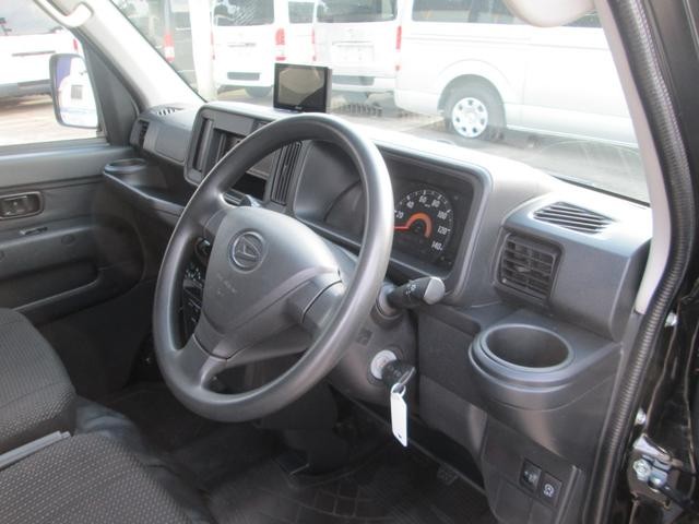 0550673A30260926W00110.jpg