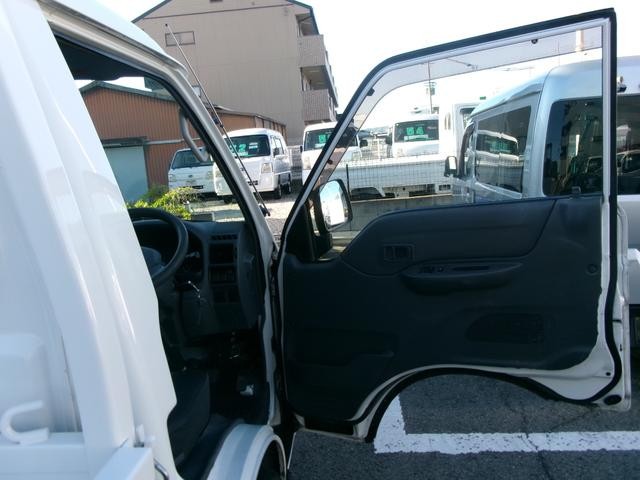 0740030A30260826W00115.jpg