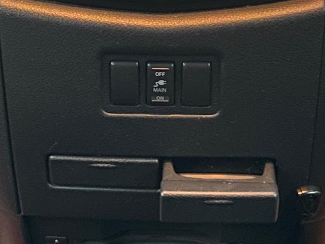 0540467A30251007W00115.jpg