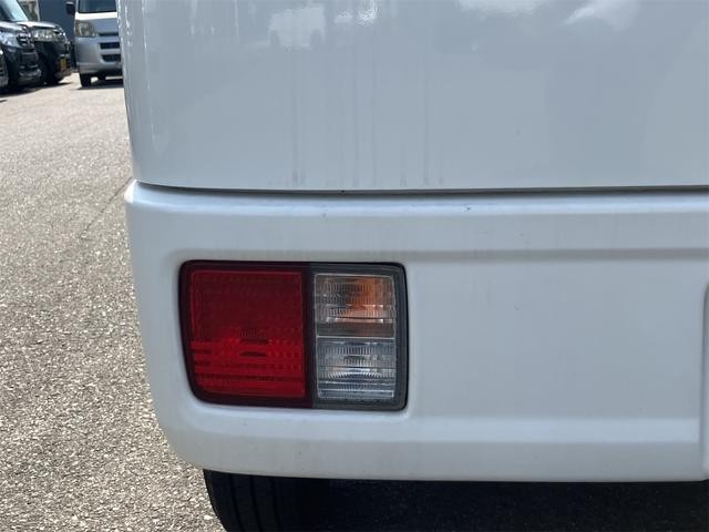 0707718A30260731W00115.jpg