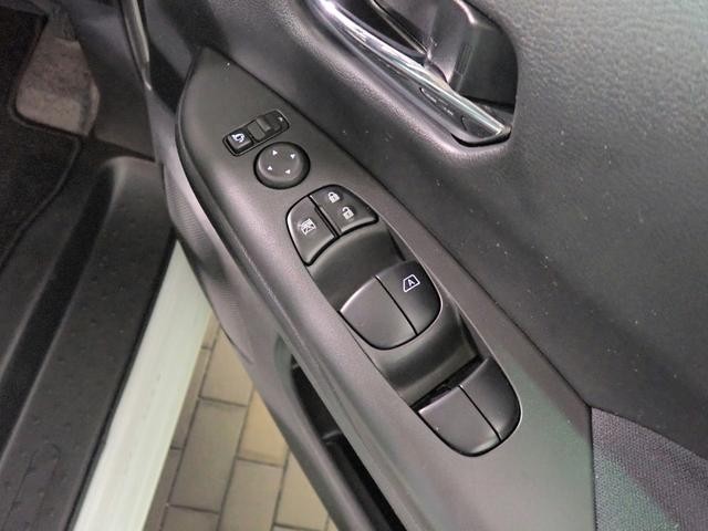 0201999A30260926W00112.jpg