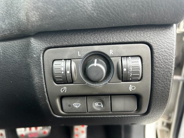 0500312A30260903W00215.jpg