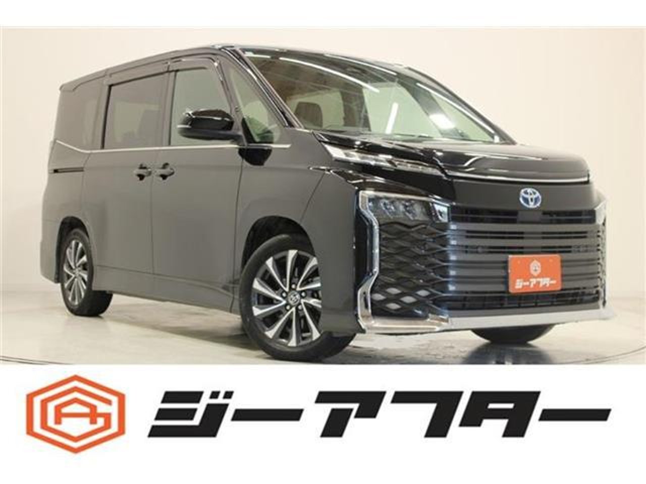 2022 Toyota Voxy, photo 1 of 1
