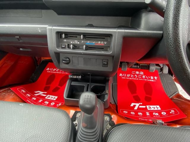 0704222A30260528W00112.jpg