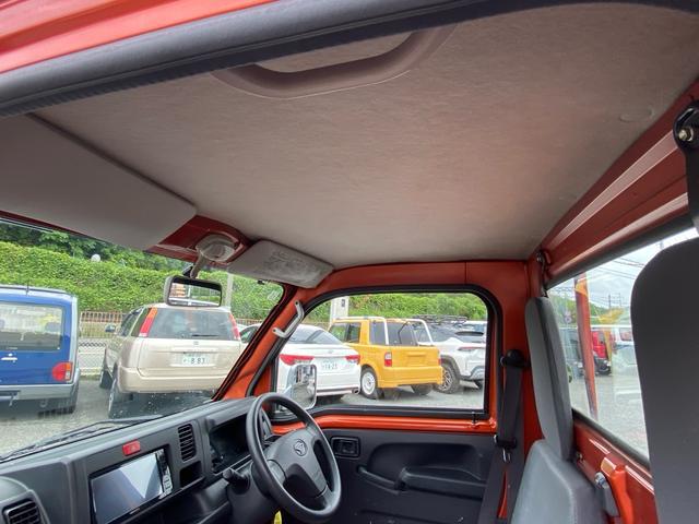 0704222A30260528W00116.jpg