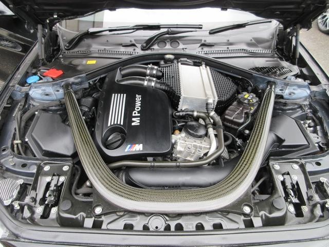 9510341A30260829W00118.jpg