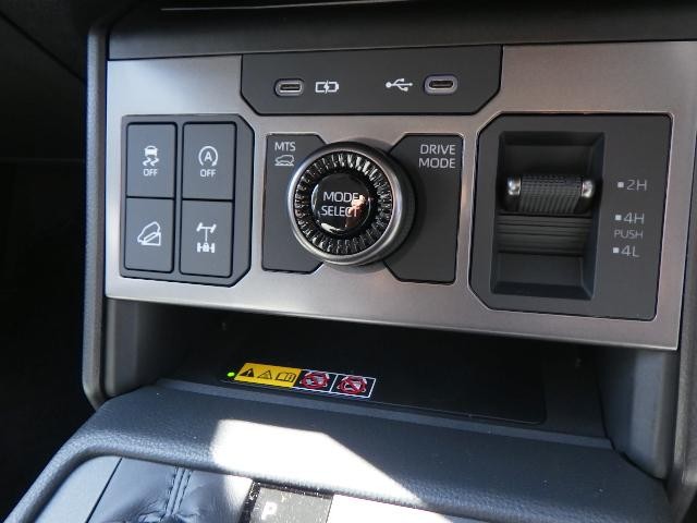 1200471A30261024W00214.jpg