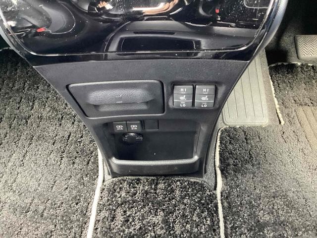 0702900A30260919W00614.jpg