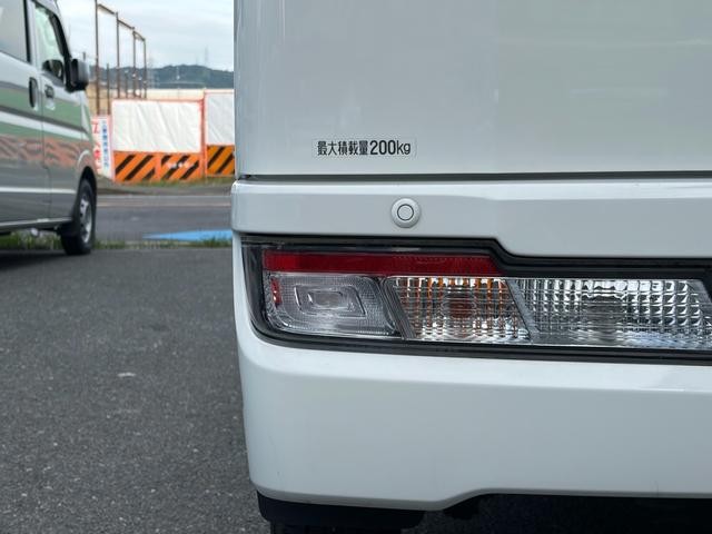 0708930A30260705W00212.jpg