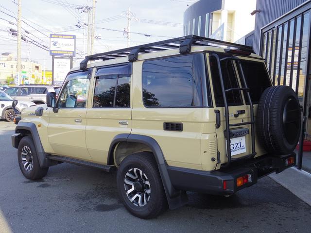 9200450A30260703W00112.jpg