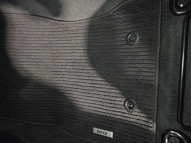 0201999A30260605W00318.jpg
