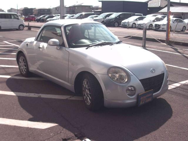 1300138A30260801W00203.jpg