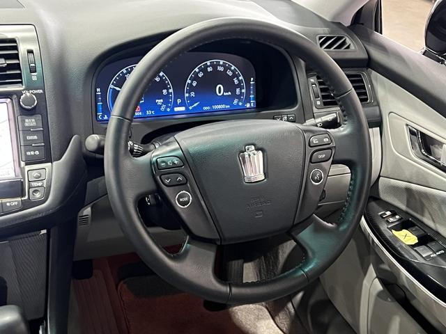0502713A30260903W00217.jpg