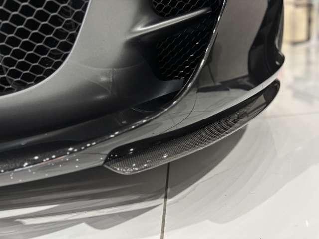 9700349A30260916W00114.jpg