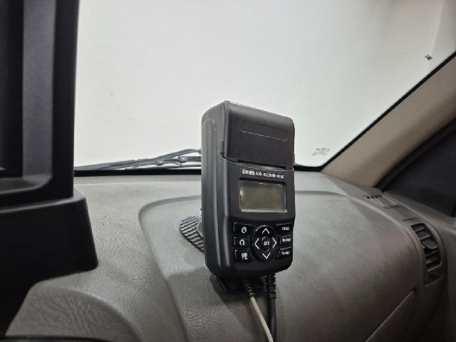 6081000320R15.jpg