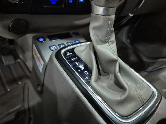 6081000320R7.jpg