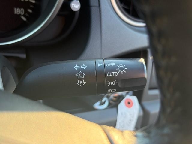 0530142A30261017W00505.jpg