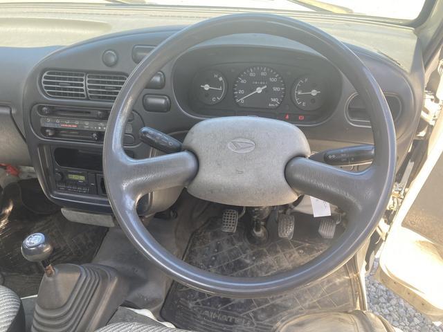 0541566A30260603W00902.jpg