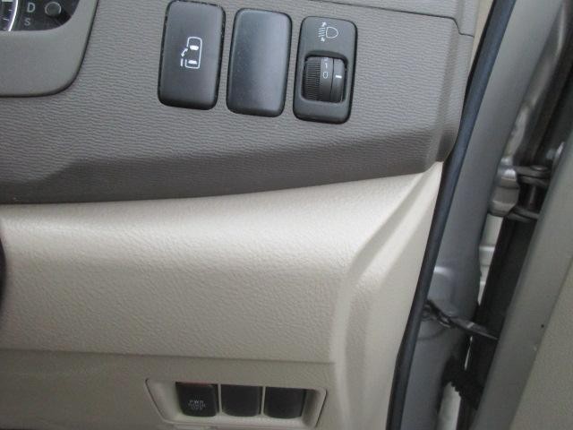 0561524A30260913W00111.jpg