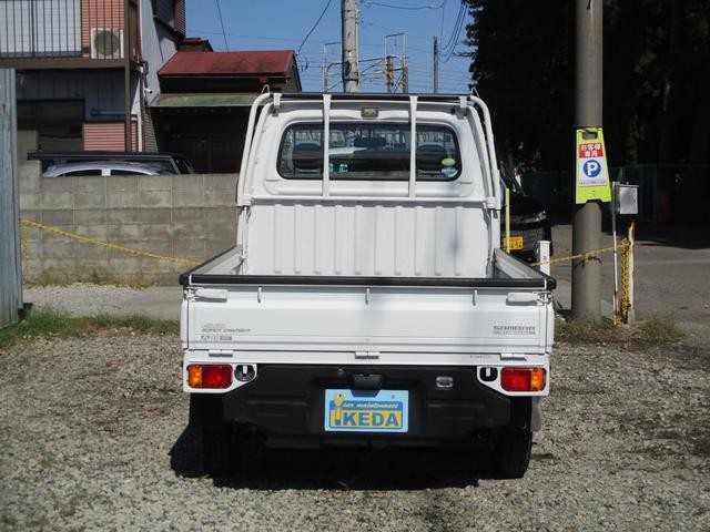 0551702A30261018W00207.jpg