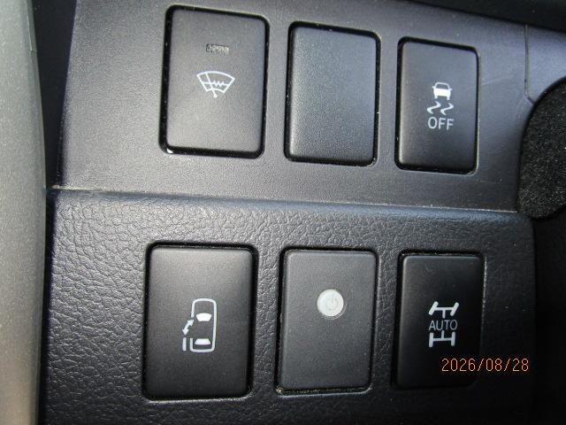 0900963A30260828W00114.jpg