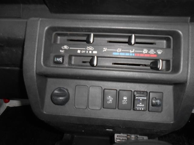0500496A30260907W00204.jpg