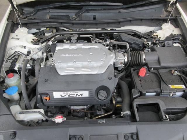 0551867A30260926W00218.jpg