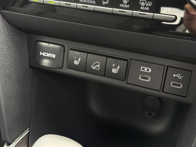 0708355A30260920W00104.jpg