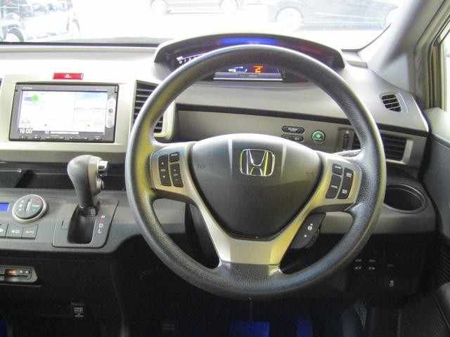 0560837A30261005W00211.jpg