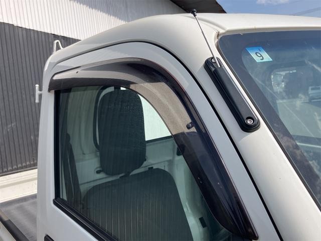 1200385A30260428W00610.jpg