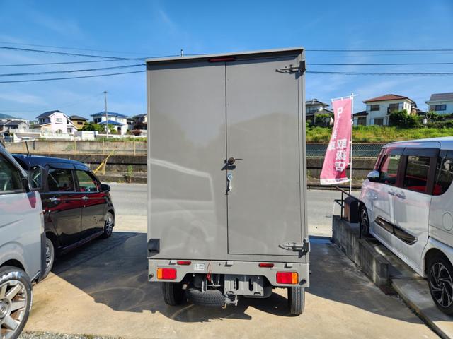 0804448A30260519W00112.jpg