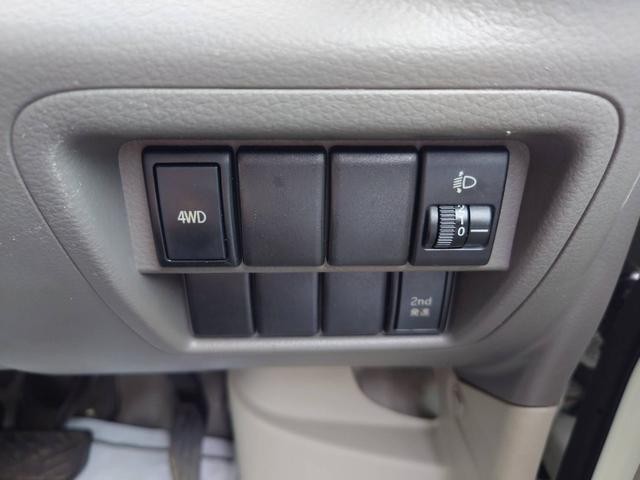 0904066A30260731W00715.jpg