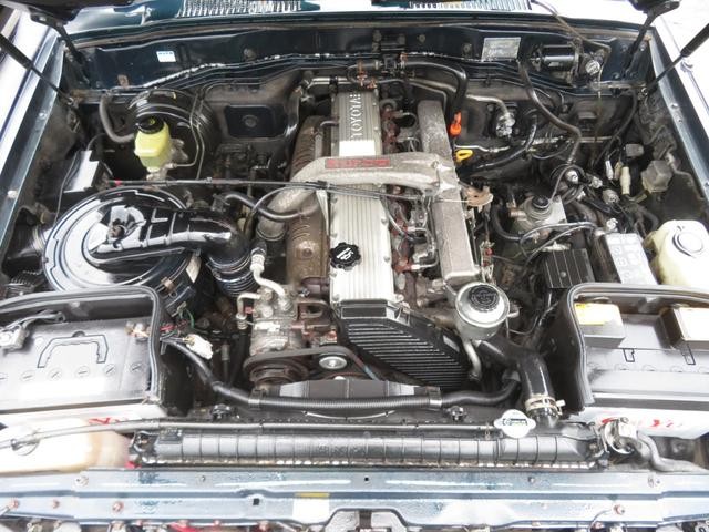 0804367A30260903W00207.jpg
