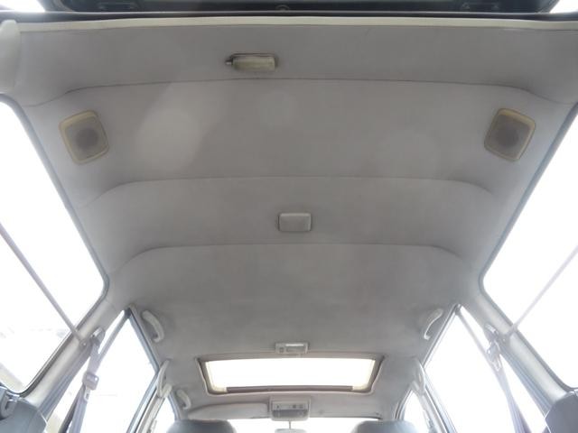 0804367A30260903W00215.jpg