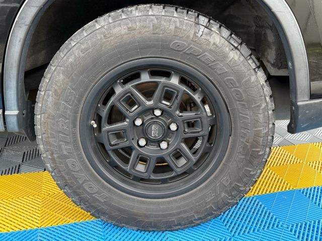 0805229A30260528W00116.jpg