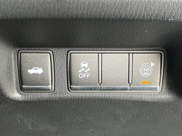 0208546A30260928W00112.jpg