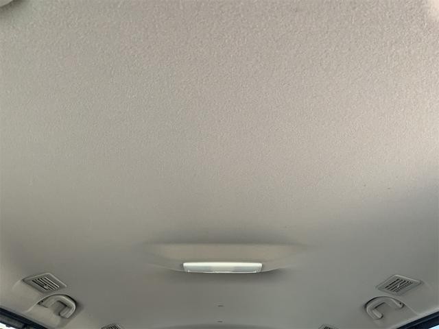 0561155A30260925W00311.jpg