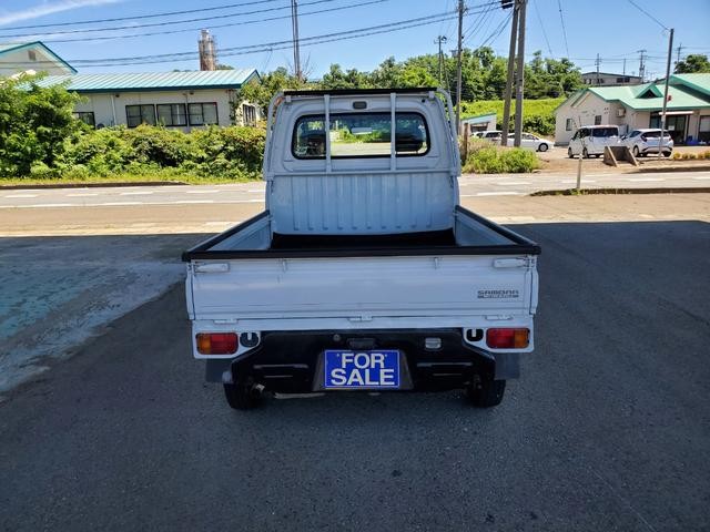 0903415A30260807W00106.jpg