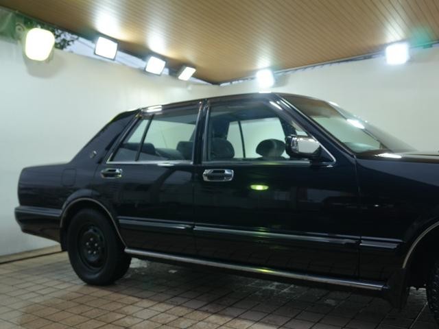 0561237A30260926W00413.jpg