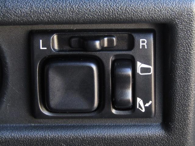0506241A30261010W00211.jpg