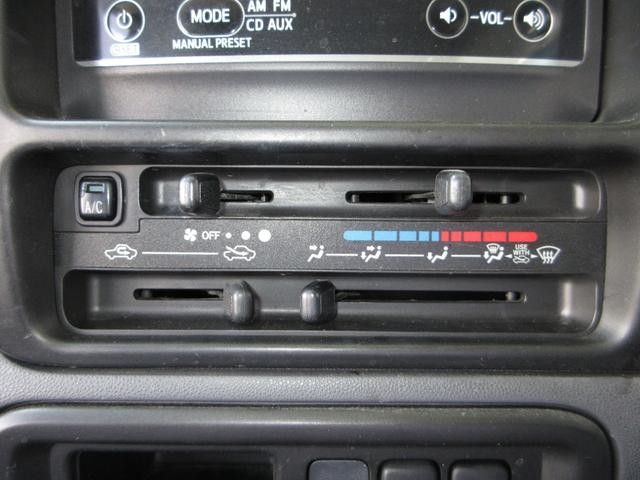 0706894A30260831W00114.jpg