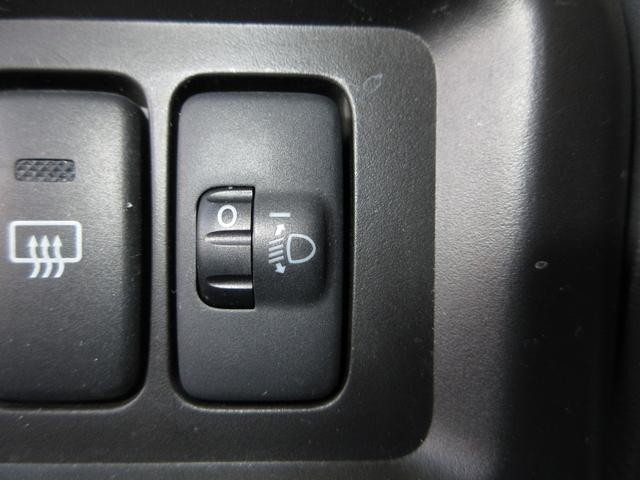 0706894A30260831W00118.jpg