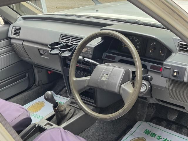 0580666A30261003W00112.jpg