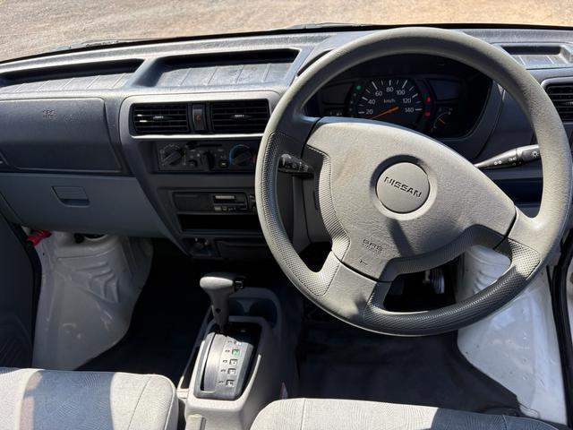 9510028A30260601W00110.jpg