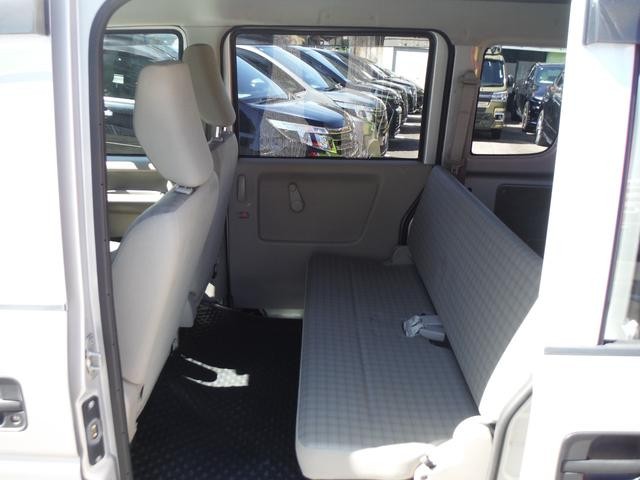 0208967A30261007W00114.jpg
