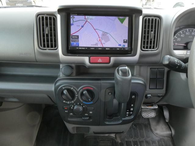 0940087A30260619W00213.jpg