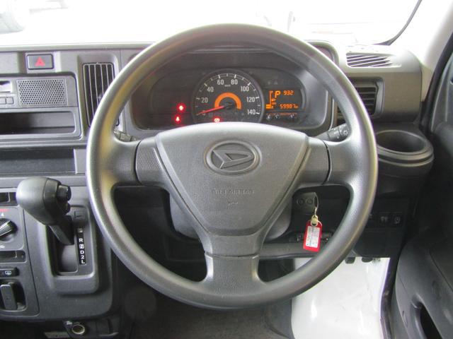 0560837A30260521W00211.jpg