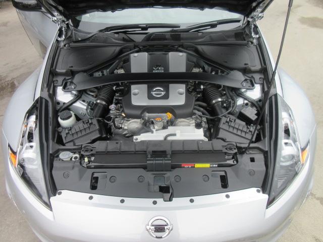 0561088A30260618W00215.jpg
