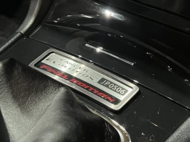 0502713A30260915W00209.jpg